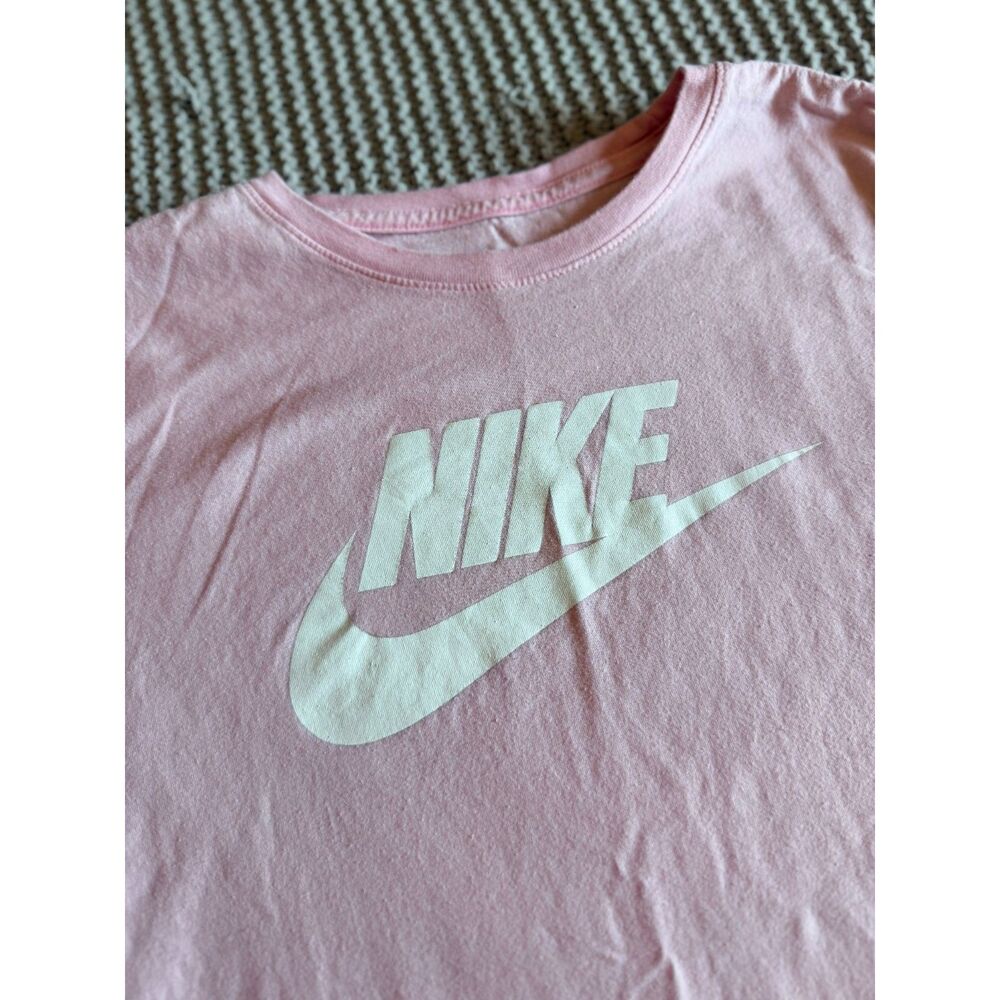 Nike Womens Light Pink Swoosh Graphic Short Sleeve T-Shirt Size Medium